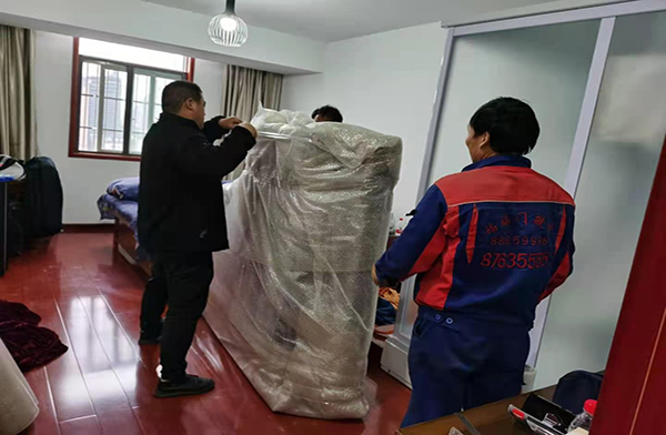 三墩搬家公司搬運現場